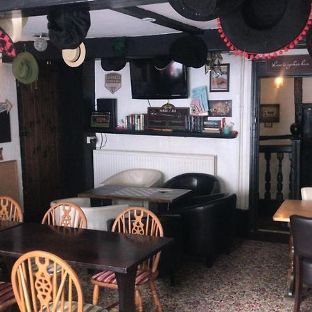 The Crown Inn Lea Экстерьер фото